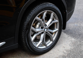 Подержанный автомобиль BMW X3 2021 года (12 фото)