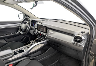 Подержанный автомобиль Geely Coolray 2022 года (11 фото)