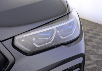 Подержанный автомобиль BMW X6 2021 года (11 фото)