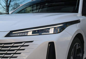 Подержанный автомобиль Changan Lamore 2024 года (30 фото)