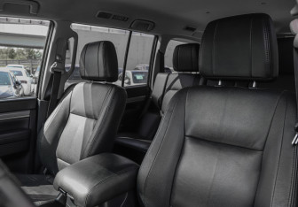 Подержанный автомобиль Mitsubishi Pajero 2011 года (16 фото)