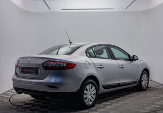 Подержанный автомобиль Renault Fluence 2012 года (5 фото)