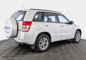 Подержанный автомобиль Suzuki Grand Vitara 2014 года (5 фото)