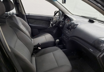 Подержанный автомобиль Chevrolet Aveo Sedan 2007 года (9 фото)