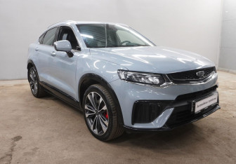 Подержанный автомобиль Geely Tugella 2023 года (3 фото)