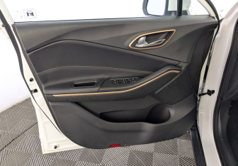 Подержанный автомобиль Москвич 3е 2023 года (19 фото)