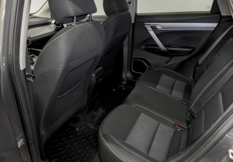 Подержанный автомобиль Geely Coolray 2022 года (11 фото)