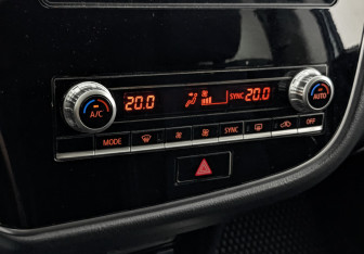 Подержанный автомобиль Mitsubishi Outlander 2021 года (21 фото)