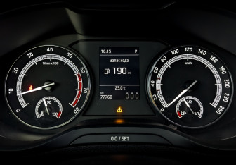 Подержанный автомобиль Skoda Karoq 2021 года (13 фото)