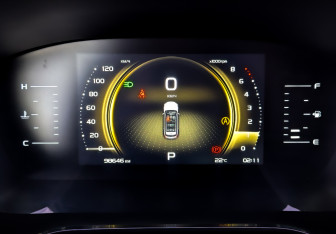 Подержанный автомобиль Geely Atlas Pro 2022 года (13 фото)