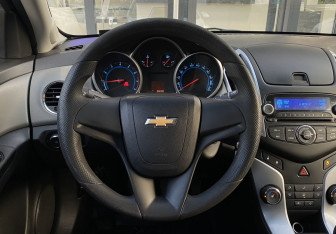 Подержанный автомобиль Chevrolet Cruze Sedan 2013 года (16 фото)