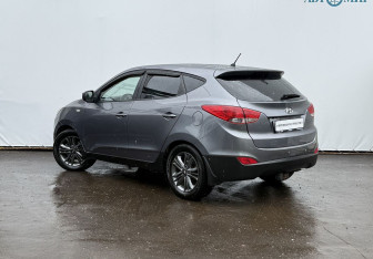 Подержанный автомобиль Hyundai ix35 2014 года (7 фото)