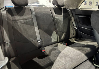 Подержанный автомобиль Kia Cerato Coupe 2010 года (14 фото)