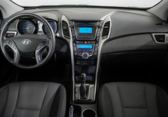 Подержанный автомобиль Hyundai i30 Hatchback 2012 года (11 фото)