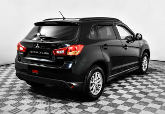 Подержанный автомобиль Mitsubishi ASX 2012 года (5 фото)
