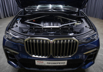 Подержанный автомобиль BMW X7 2019 года (9 фото)