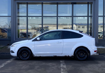 Подержанный автомобиль Ford Focus Hatchback 2008 года (8 фото)