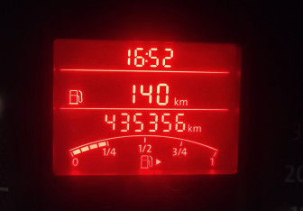 Подержанный автомобиль Volkswagen Polo Sedan 2013 года (12 фото)