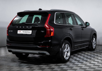 Подержанный автомобиль Volvo XC90 2019 года (5 фото)