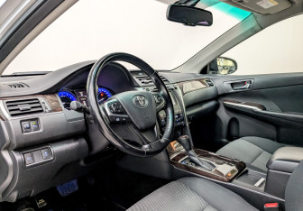 Подержанный автомобиль Toyota Camry Sedan 2016 года (17 фото)