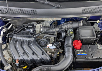 Подержанный автомобиль Renault Logan Sedan 2016 года (9 фото)