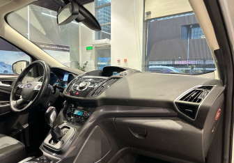 Подержанный автомобиль Ford Kuga 2013 года (11 фото)