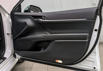Подержанный автомобиль Toyota Camry Sedan 2022 года (23 фото)