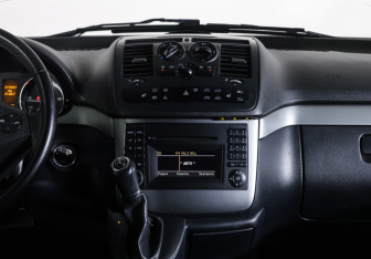 Подержанный автомобиль Mercedes-Benz Viano 2013 года (13 фото)