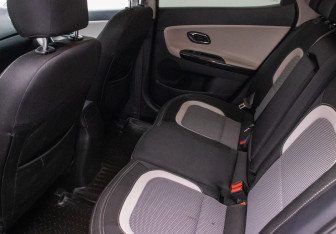 Подержанный автомобиль Kia Ceed Hatchback 2015 года (11 фото)