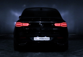 Подержанный автомобиль Mercedes-Benz GLE 2018 года (18 фото)