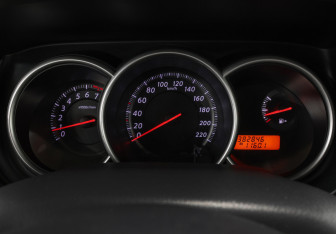 Подержанный автомобиль Nissan Tiida Sedan 2011 года (13 фото)