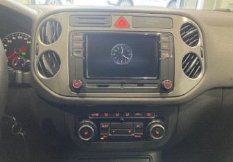 Подержанный автомобиль Volkswagen Tiguan 2010 года (16 фото)