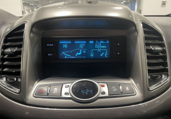 Подержанный автомобиль Chevrolet Captiva 2012 года (15 фото)