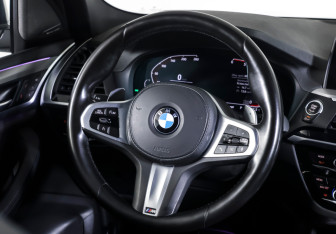 Подержанный автомобиль BMW X3 2020 года (13 фото)