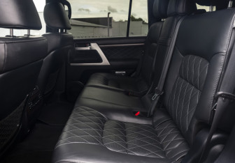 Подержанный автомобиль Toyota Land Cruiser Suv 2017 года (23 фото)
