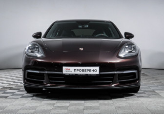 Подержанный автомобиль Porsche Panamera Wagon 2019 года (2 фото)