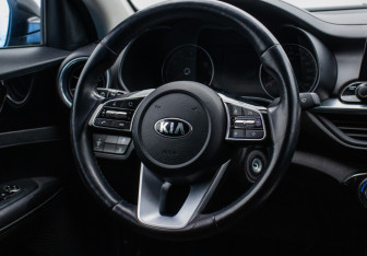 Подержанный автомобиль Kia Cerato Sedan 2020 года (15 фото)