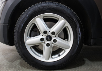 Подержанный автомобиль MINI Countryman 2013 года (14 фото)