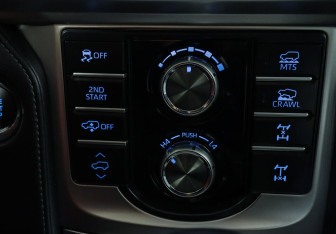 Подержанный автомобиль Toyota Land Cruiser Prado 2021 года (12 фото)