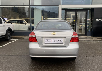 Подержанный автомобиль Chevrolet Aveo Sedan 2008 года (6 фото)