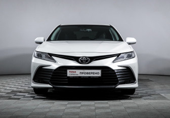 Подержанный автомобиль Toyota Camry Sedan 2021 года (2 фото)