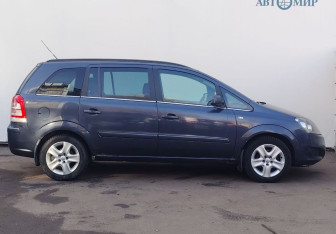 Подержанный автомобиль Opel Zafira Compactvan 2011 года (4 фото)