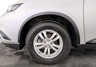 Подержанный автомобиль Mitsubishi Outlander 2020 года (18 фото)