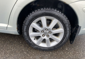 Подержанный автомобиль Toyota Avensis Sedan 2007 года (12 фото)