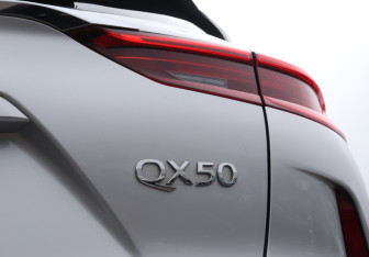 Подержанный автомобиль Infiniti QX50 2020 года (23 фото)