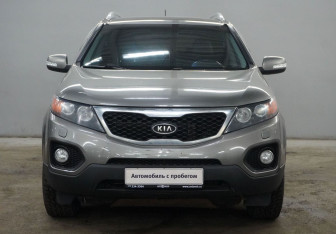 Подержанный автомобиль Kia Sorento 2011 года (2 фото)