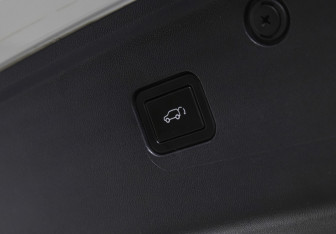 Подержанный автомобиль Changan UNI-K 2023 года (23 фото)