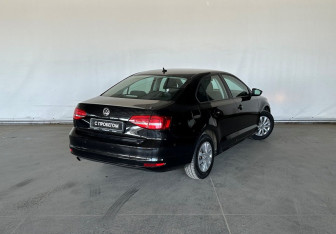 Подержанный автомобиль Volkswagen Jetta Sedan 2015 года (5 фото)