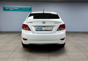 Подержанный автомобиль Hyundai Solaris Sedan 2013 года (6 фото)