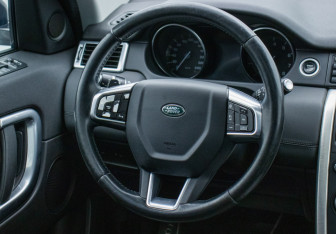 Подержанный автомобиль Land Rover Discovery Sport 2015 года (15 фото)